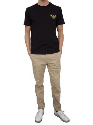 T-shirt nera Emporio Armani in cotone con stampa logo in UOMO