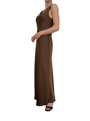 Abito lungo Kocca marrone effetto raso design minimal con catena oro in DONNA